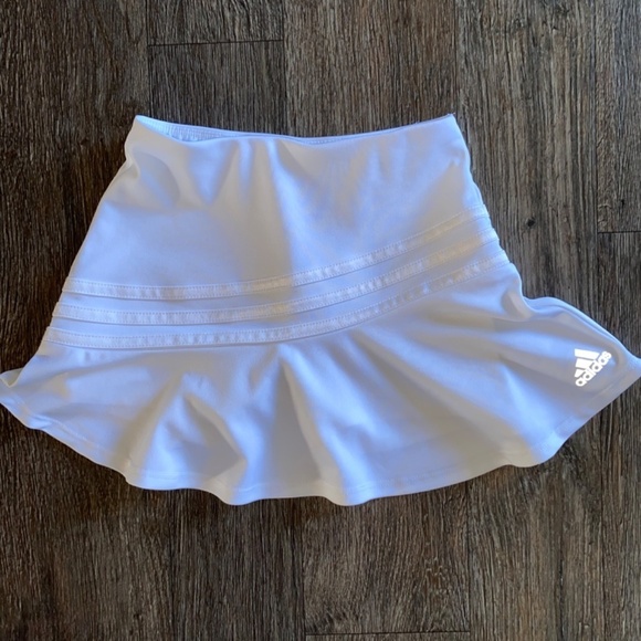 Adidas size 6 girls white skort - Picture 2 of 6